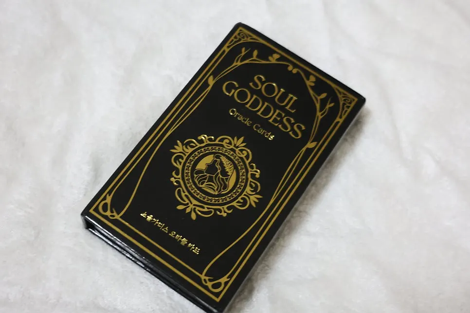 SoulGoddess card quality and illustrations