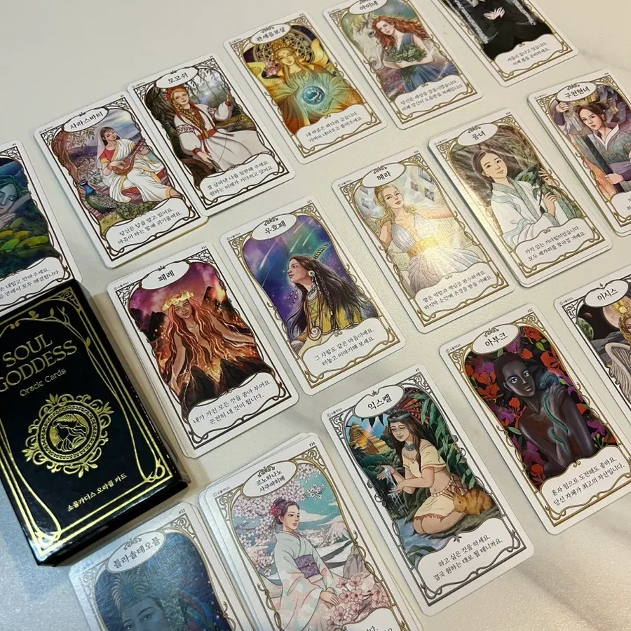 Oracle cards used as a message for the day