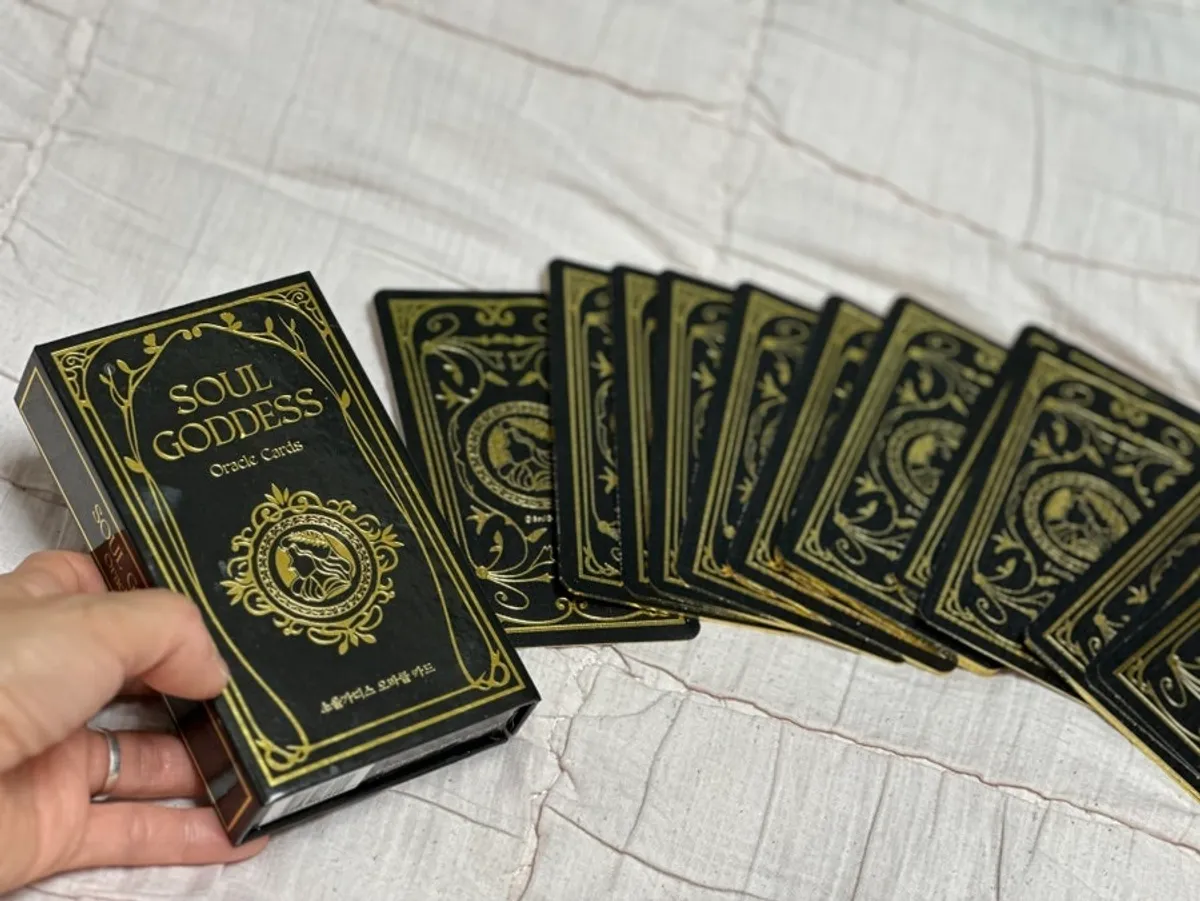 Korean-language goddess oracle cards