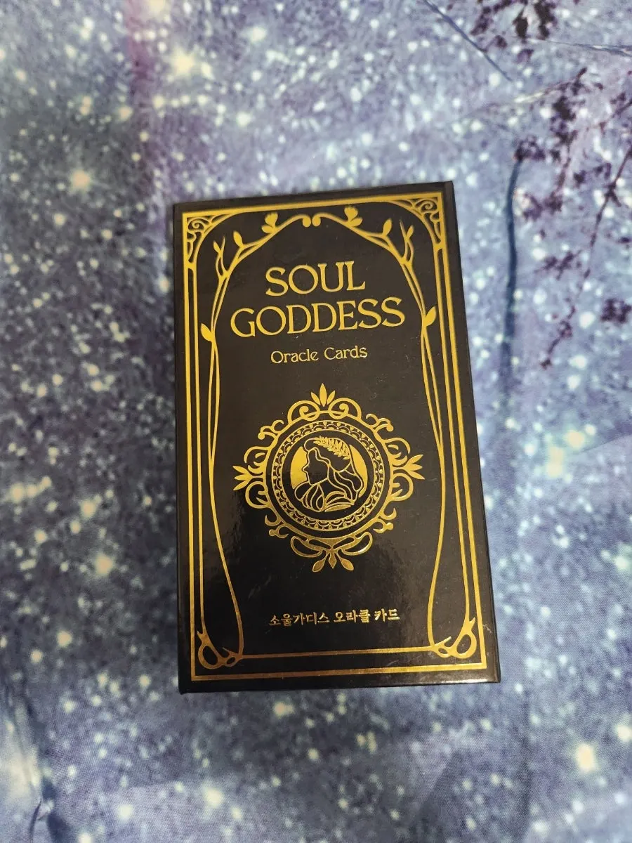 Oracle cards ideal for a gathering with friends