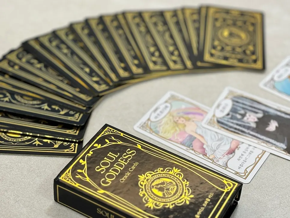 Drawing oracle cards together at a gathering