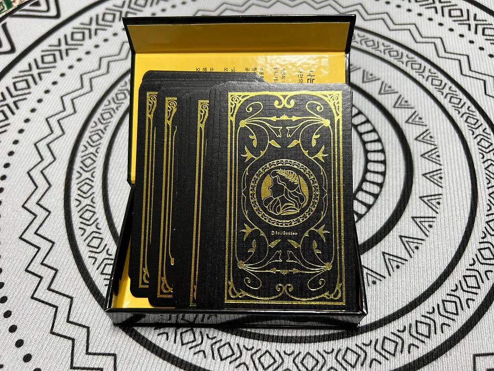 Goddess oracle card deck contents