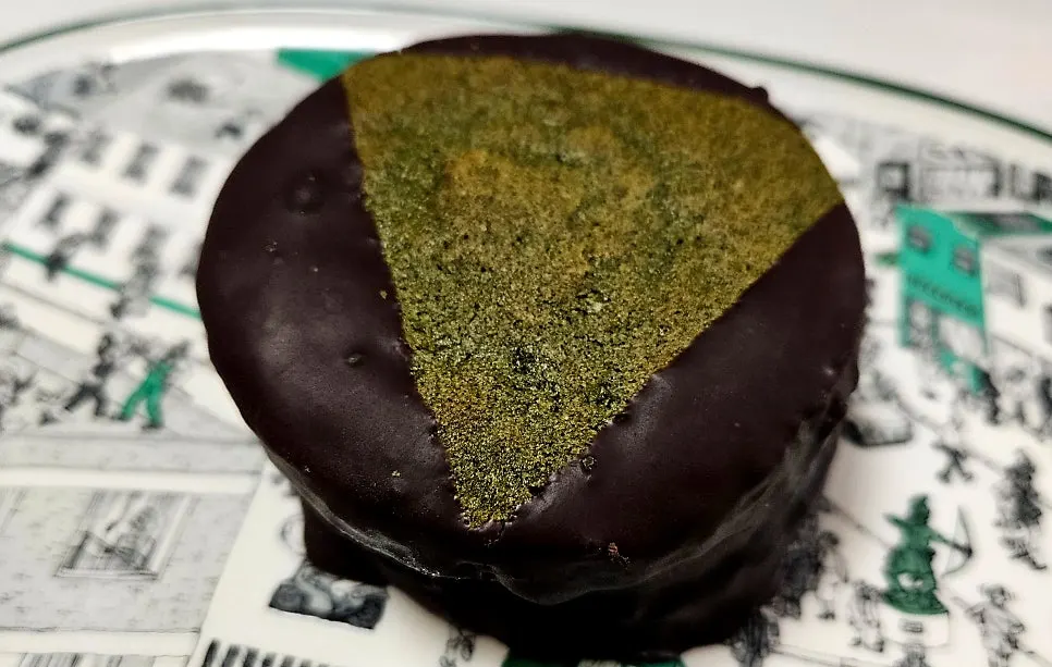 Mugwort choco pie cut in half
