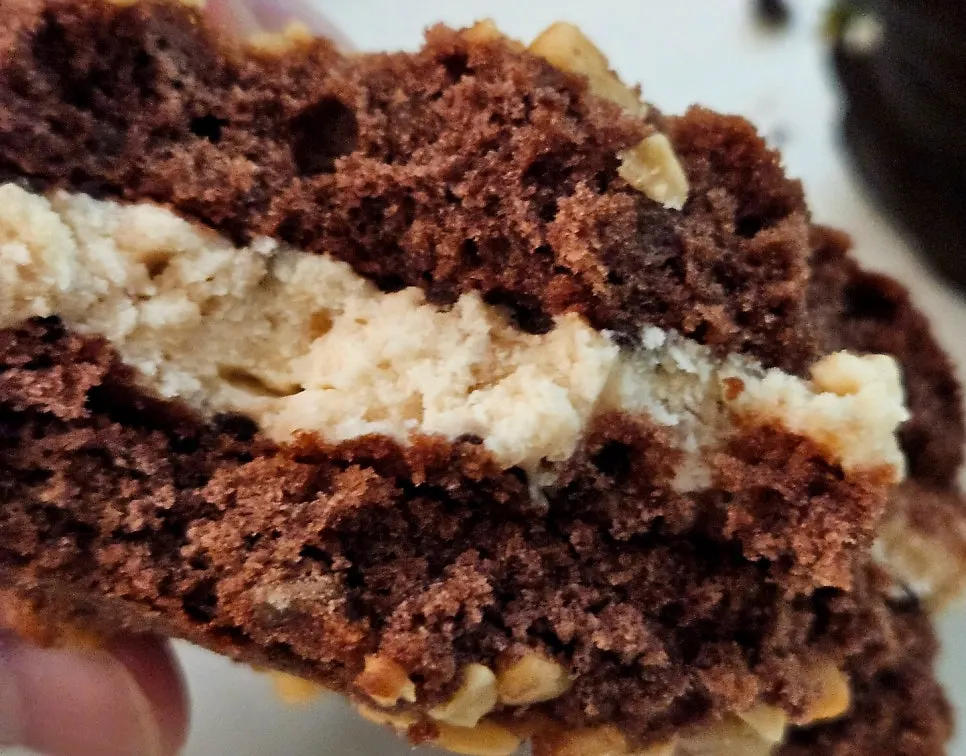 Whole red bean and Udo peanut flavor choco pies