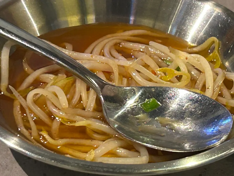 스끼다시로 나온 칼칼한 쌀국수