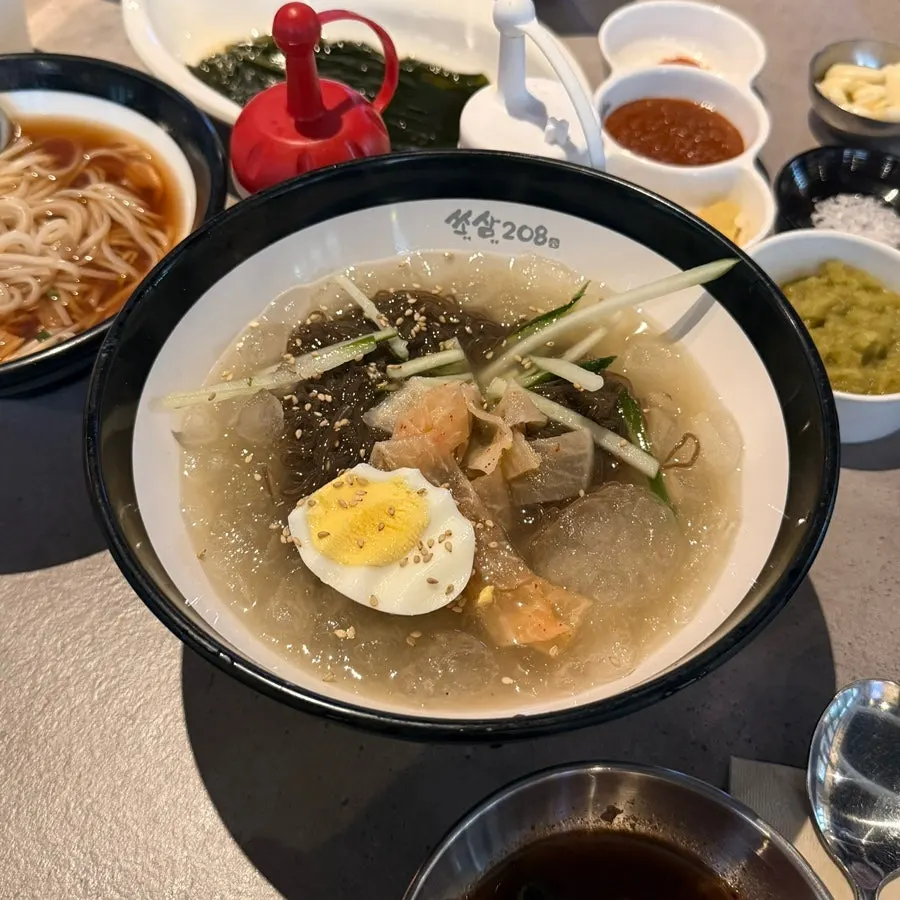 살얼음이 낀 물냉면 한 그릇