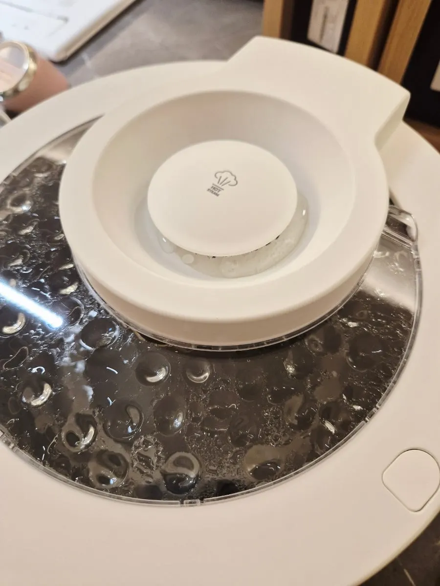 Adjusting humidity with steam