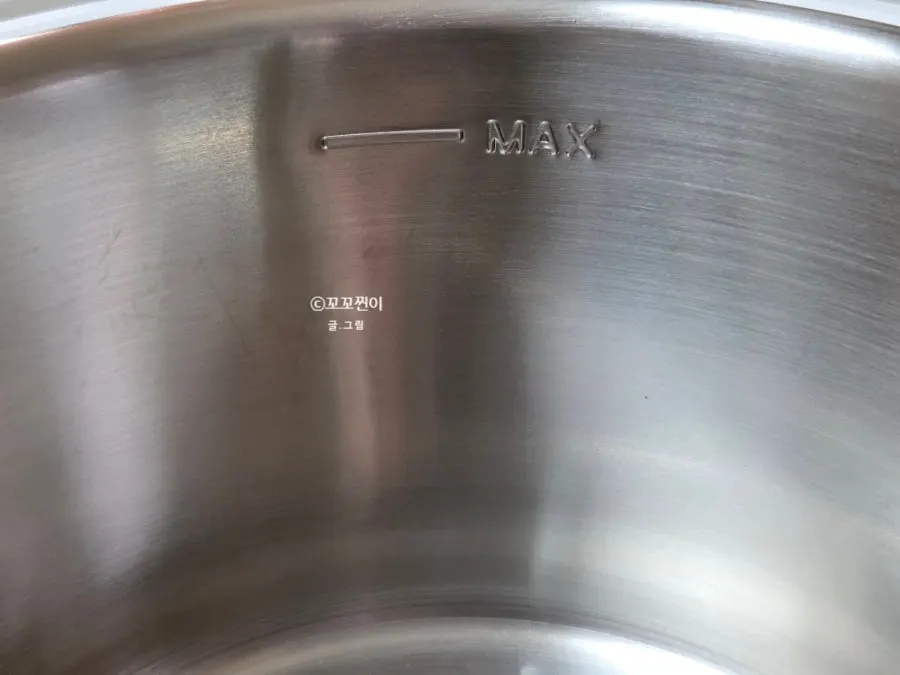 Sparkling all-stainless humidifier interior after cleaning