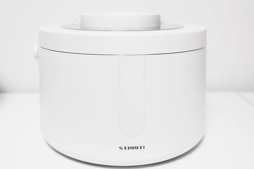 Using the humidifier top-fill feature