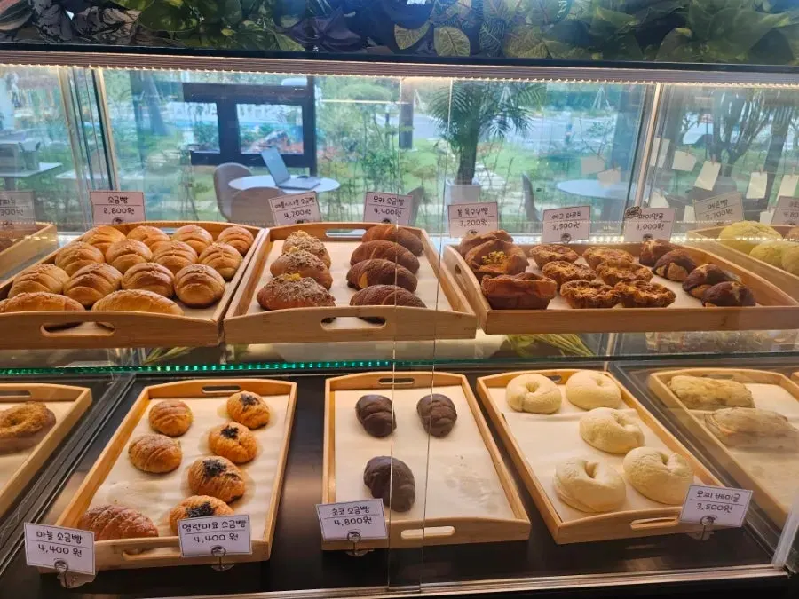 Continued page of the bakery menu board
