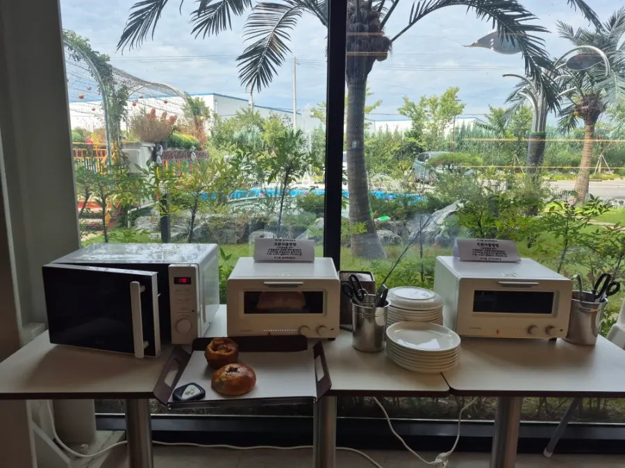Self-serve bread-warming station on the 1st floor