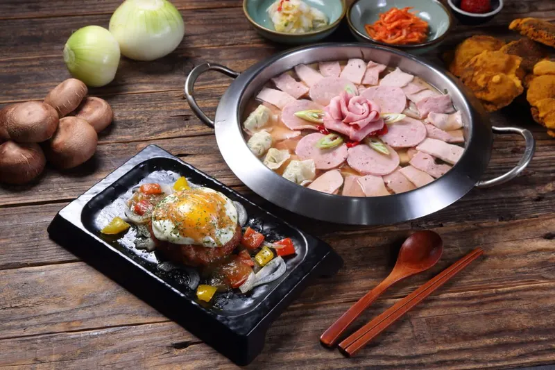 Sujaeham Gorae Budaejjigae Ochang, photo 1 of 5