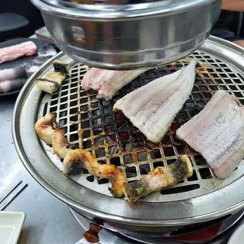 Songrim Eel BBQ 聖水直営店 店舗写真 10/10