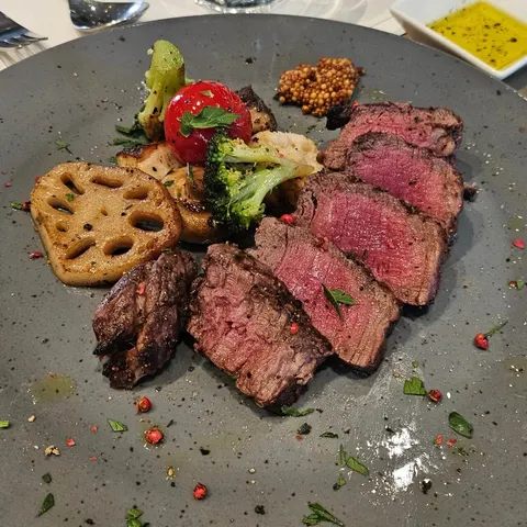 밀레폴리에 매장 사진 6/10