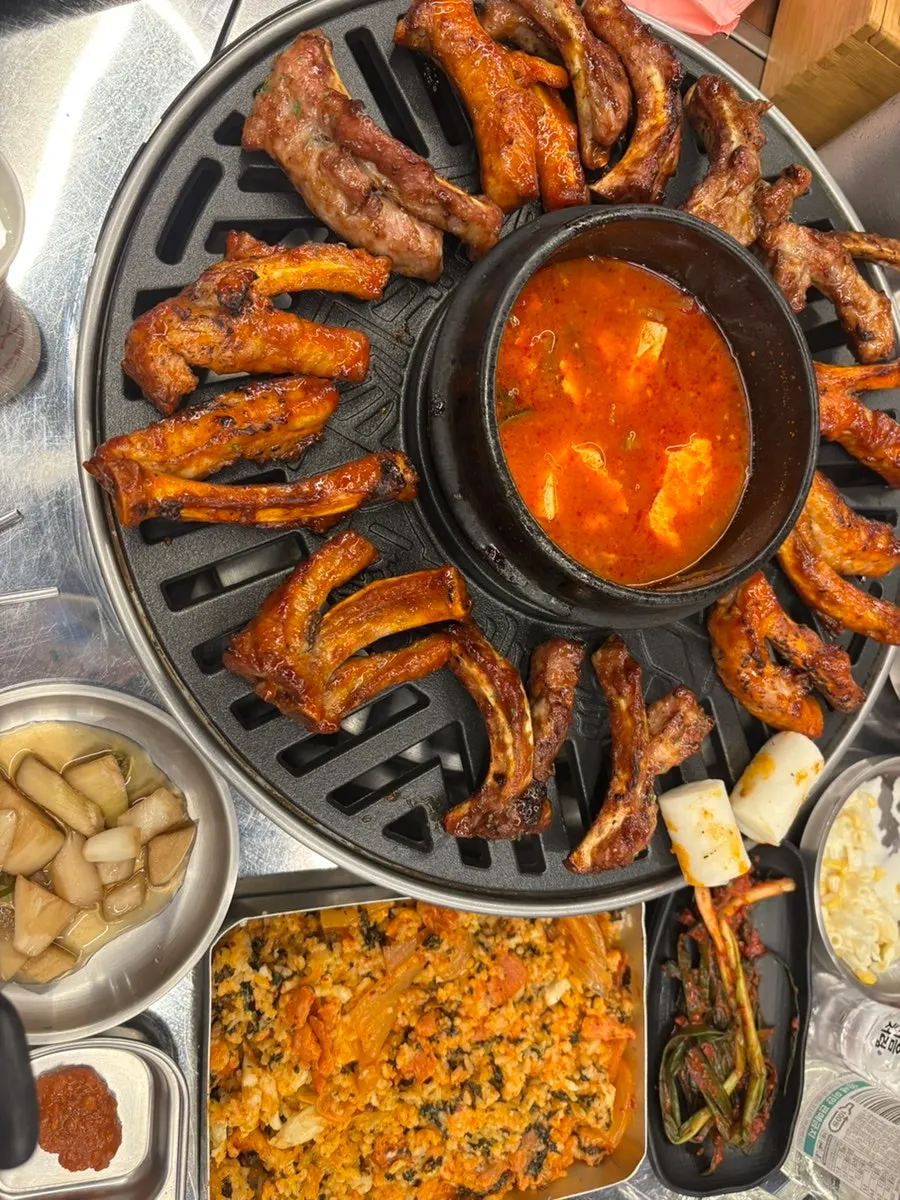 충전기 머리끈 섬유탈취제 등 편의용품 코너