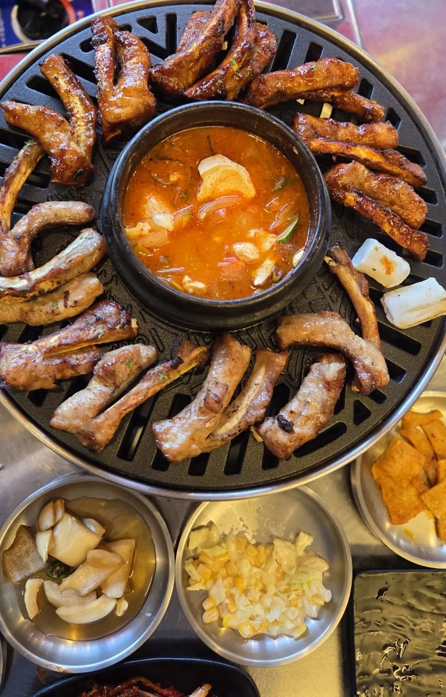 Fully-grilled salt jjokgalbi on the pan