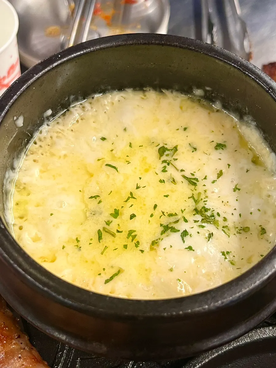 Salt, garlic, and spicy jjokgalbi served together