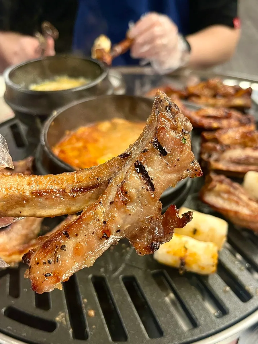 A meaty piece of salt jjokgalbi