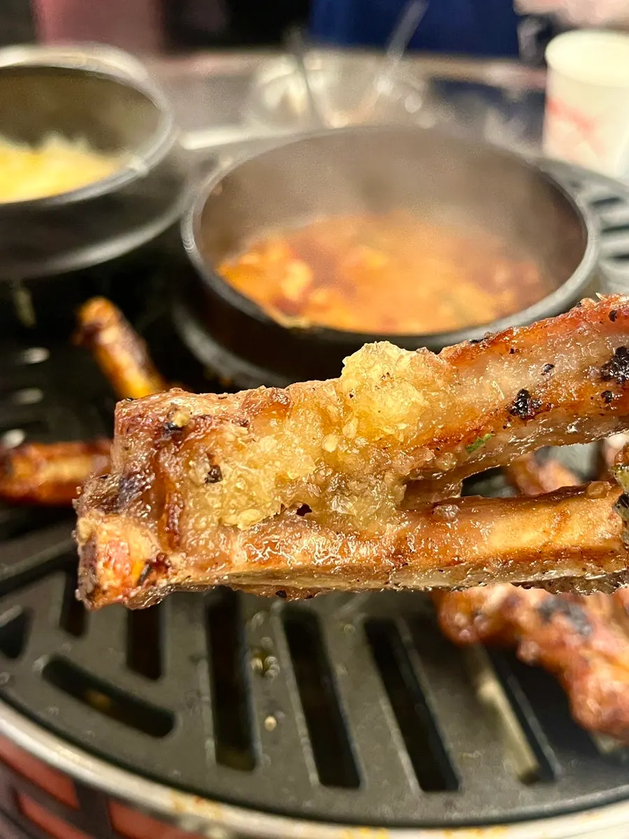 Garlic jjokgalbi topped with garlic