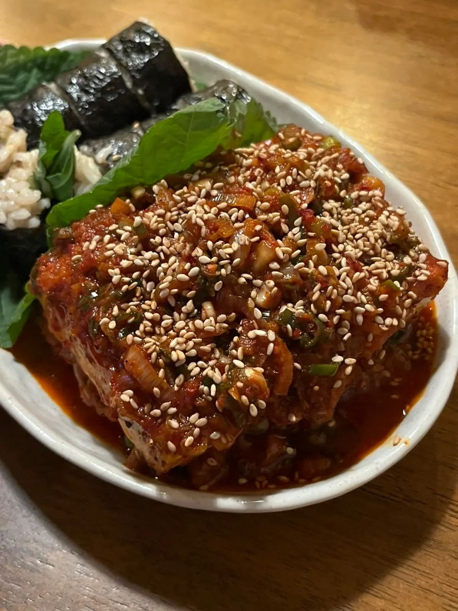 A plate of perilla leaf gimbap ready for sharing