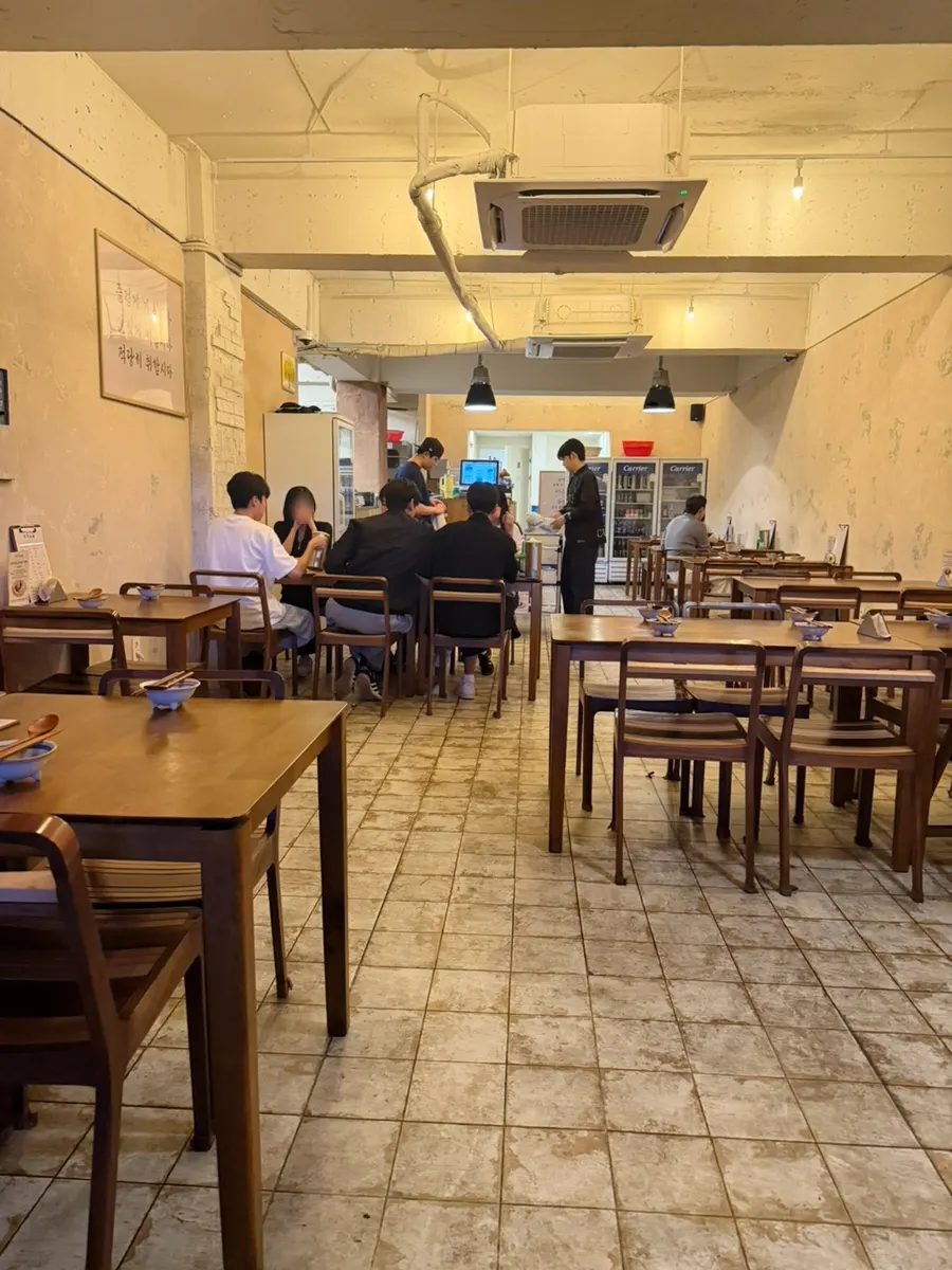 Widely spaced tables at Sugisogeum Keimyung University branch