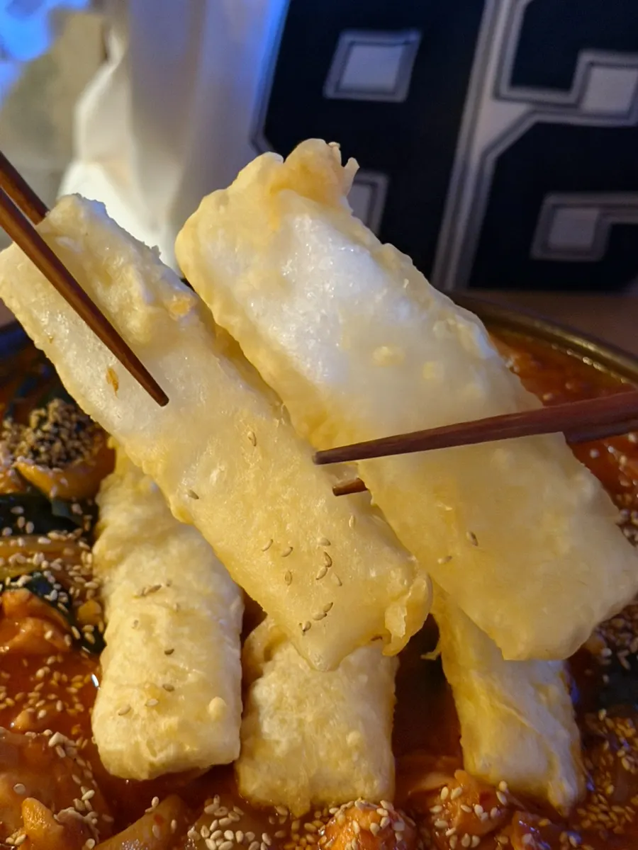 Fried glass noodles on top of the dakdoritang