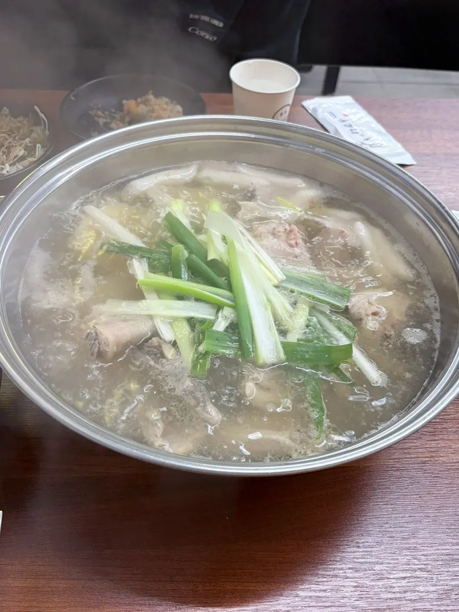 Eating porridge while waiting for the pot to boil