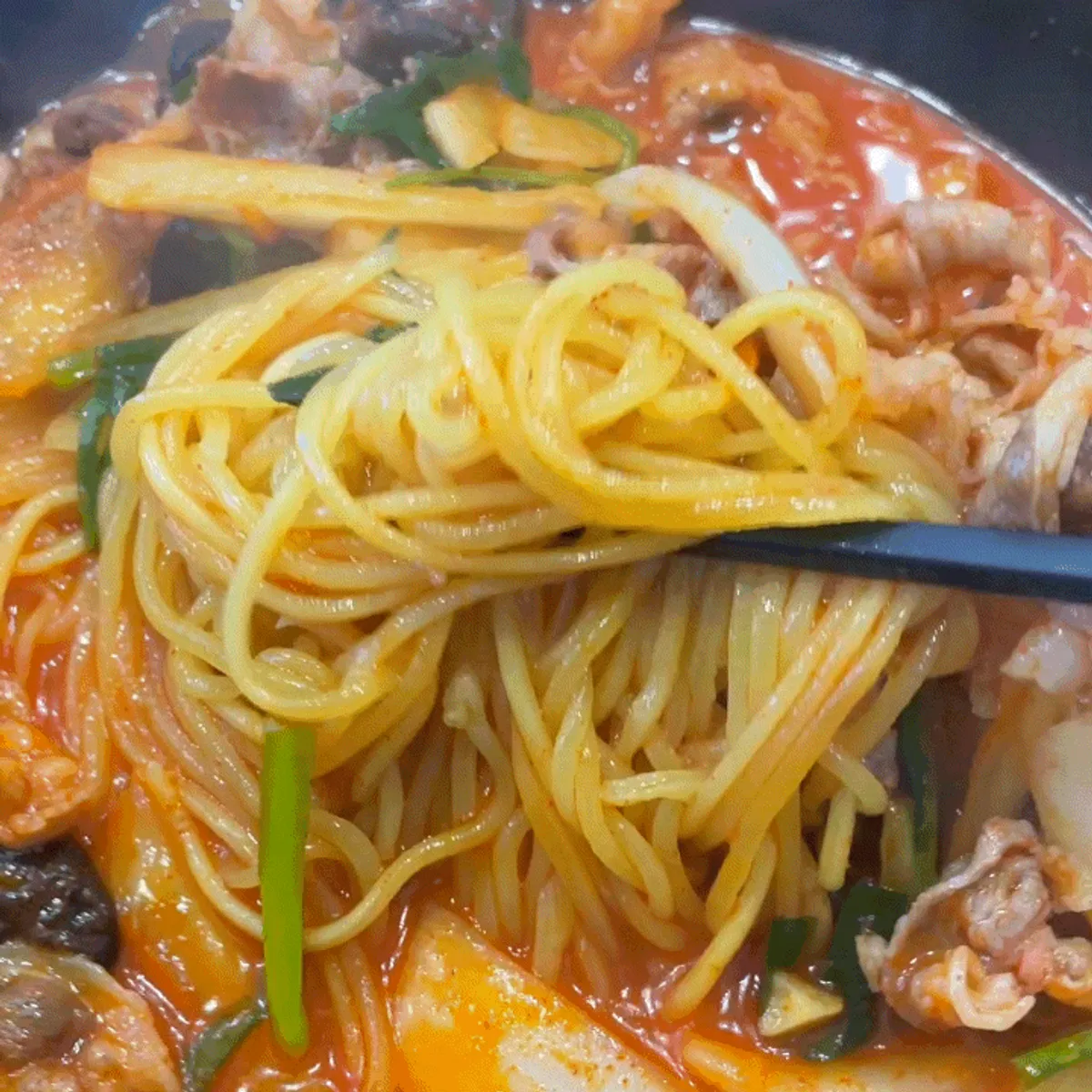 Sujeoga's spicy chadol jjamppong broth