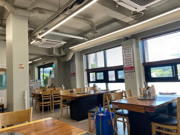 Customers already dining at Sujeong Galbi during an early lunch