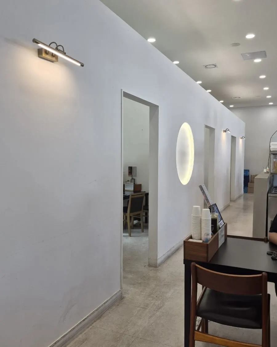 Private room with two 4-person tables
