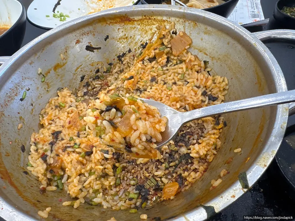 Shabu fried rice fried with just one ladle of broth left