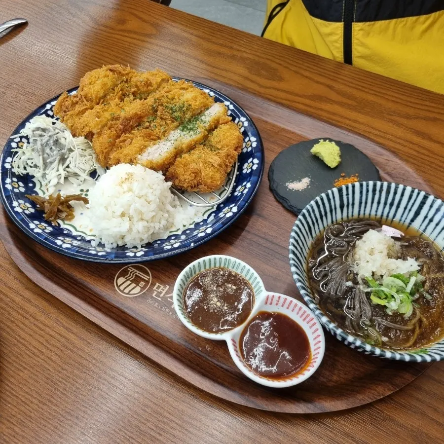 면식당 수지구청점 수제등심카츠 소바세트 상차림