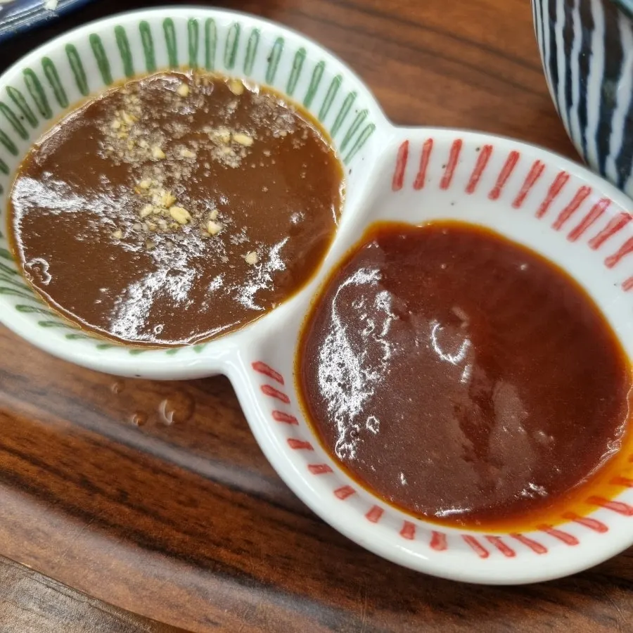밥과 양배추가 함께 나온 등심카츠 세트