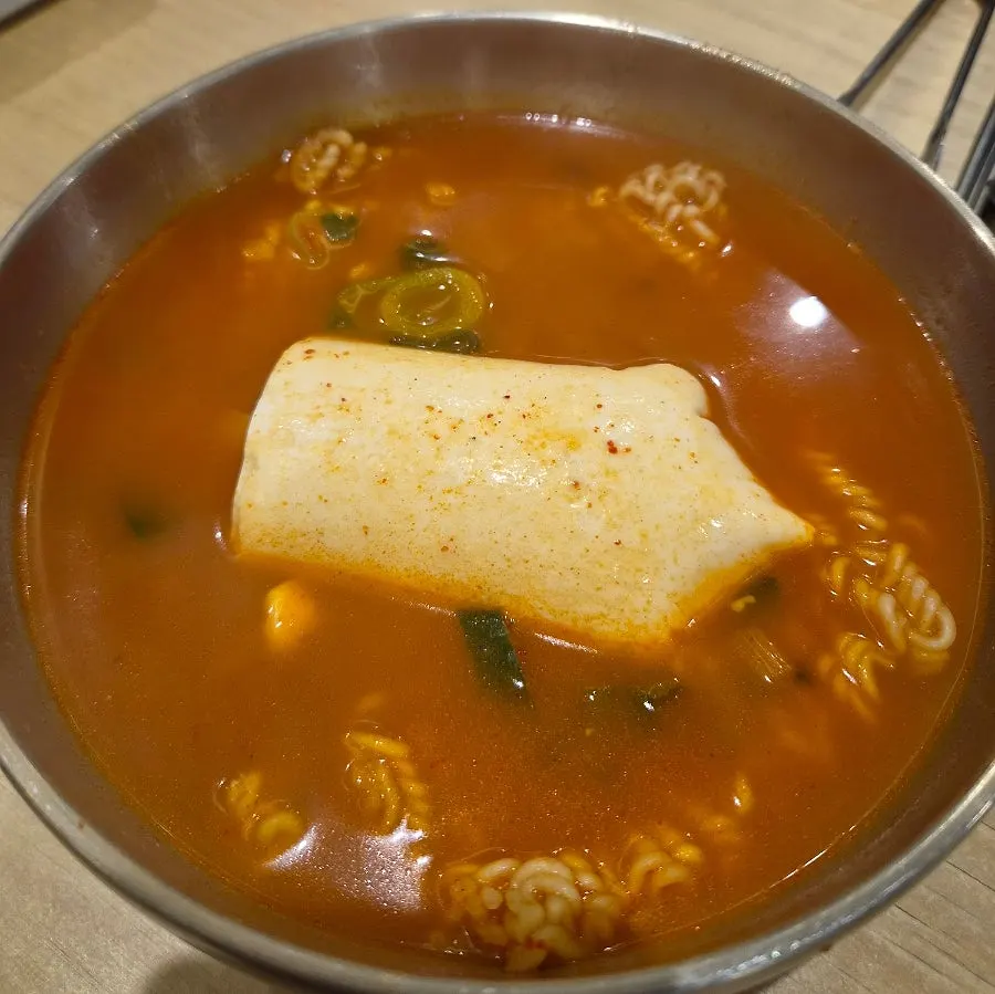 고래별장 순두부열라면