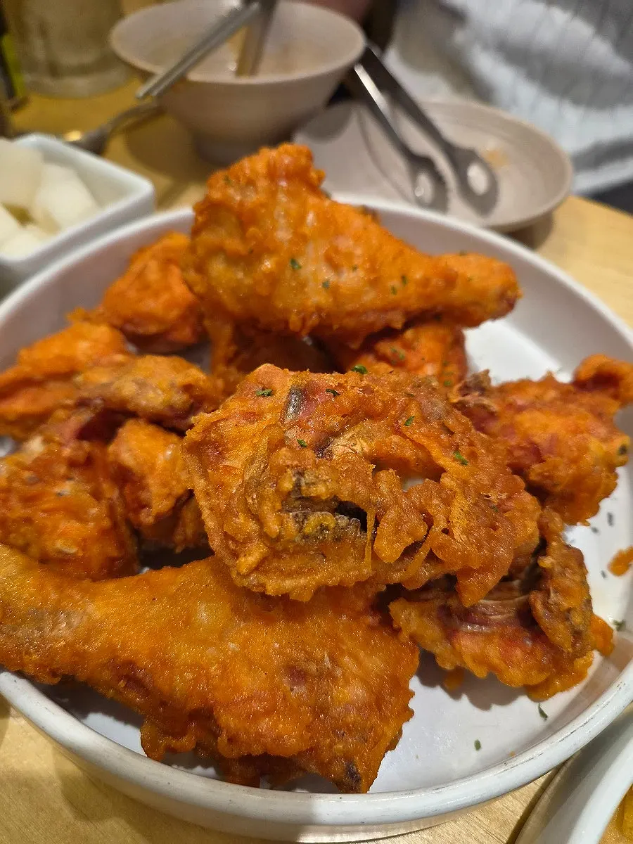 고래별장 응답하라치킨 한 접시