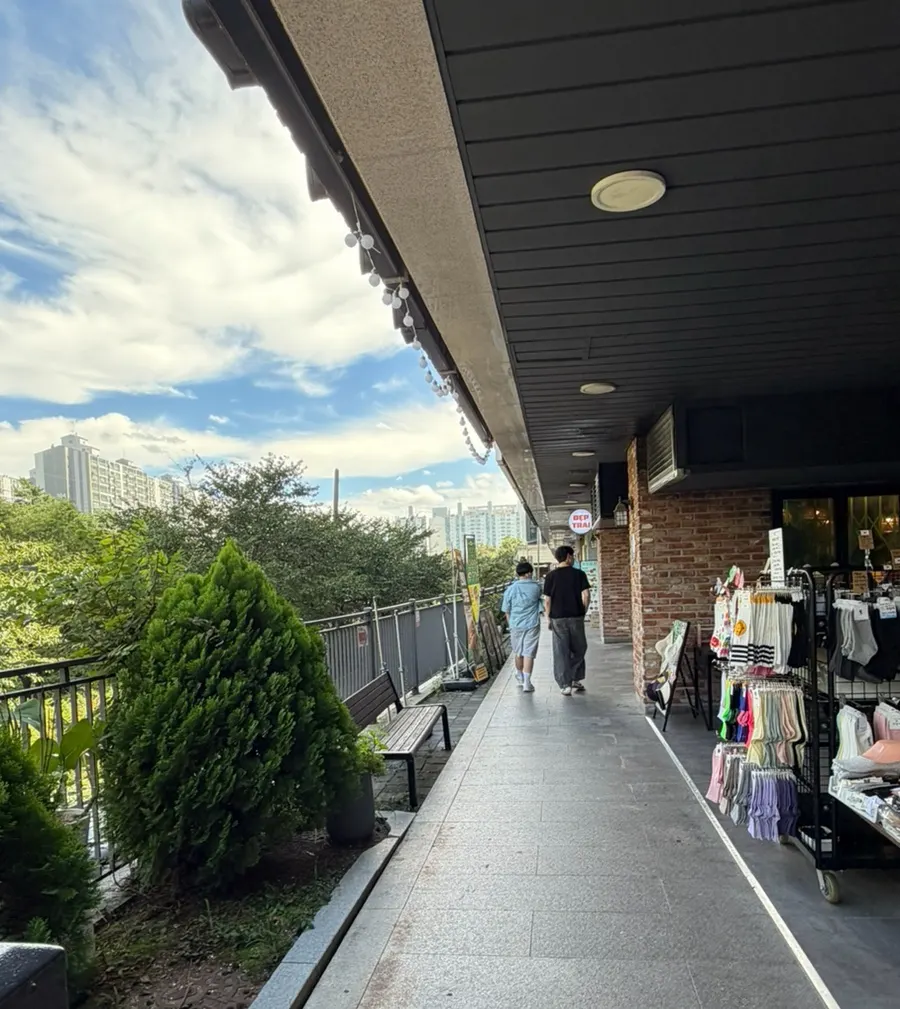 Chilseong Jemyeonso on the first floor of the shopping arcade