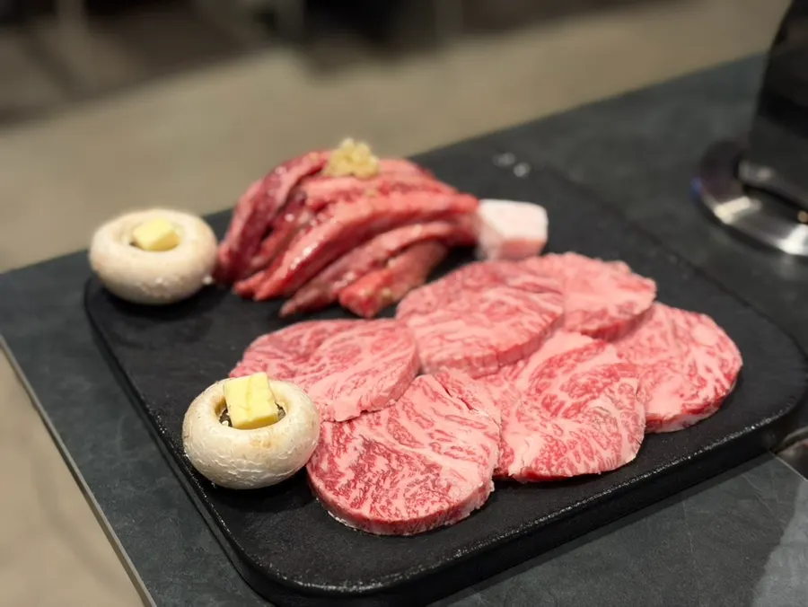 The 400g Seonghwa Platter served as a full spread