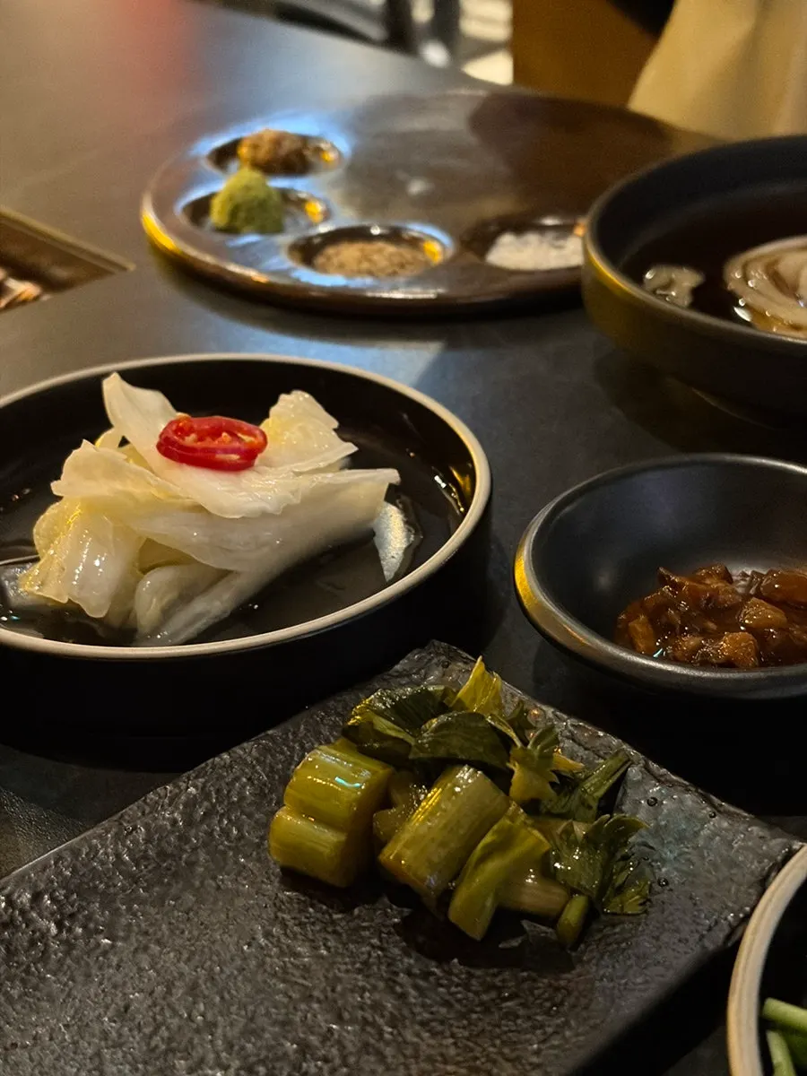 하이볼과 사이드 메뉴가 담긴 메뉴 화면