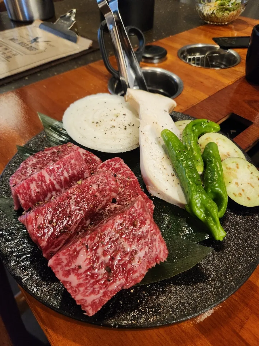 캐비어를 올린 숙성명작 청라 성게알 플레이팅