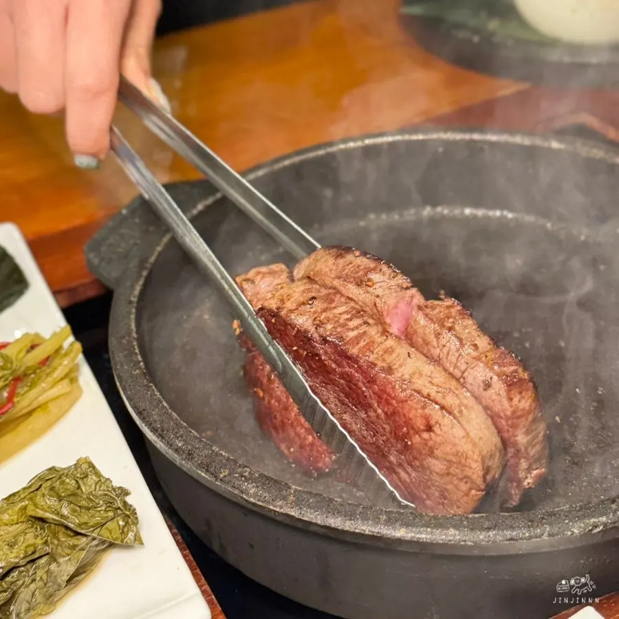 생 트러플 한우 육회 클로즈업