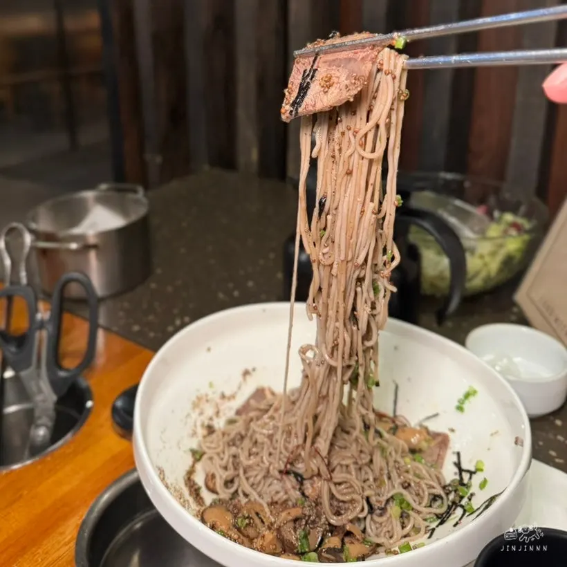 히비스커스 에이드 한 잔