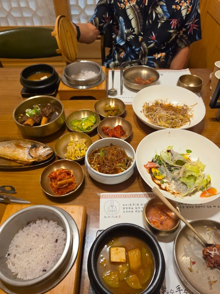 Crispy grilled tteokgalbi at Suksudaega