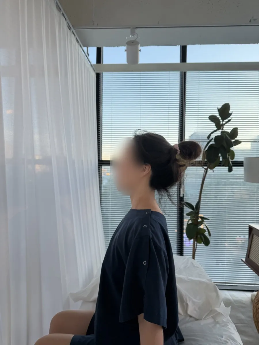 말린 어깨와 목선 변화를 확인한 비포애프터 사진