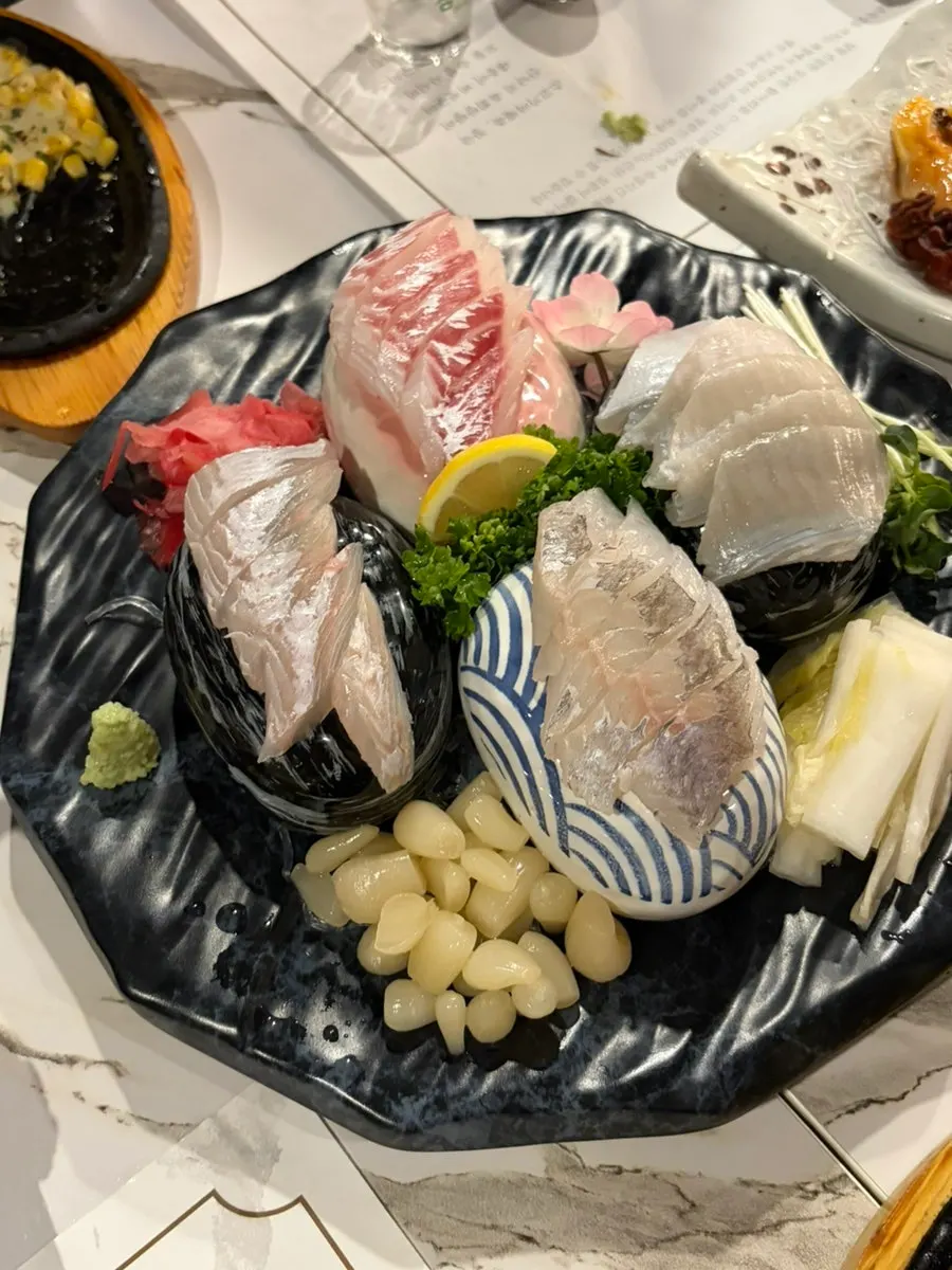 참돔 머리구이 접시
