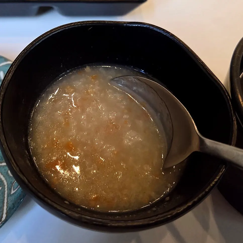 Fresh sea squirt, the first course setting