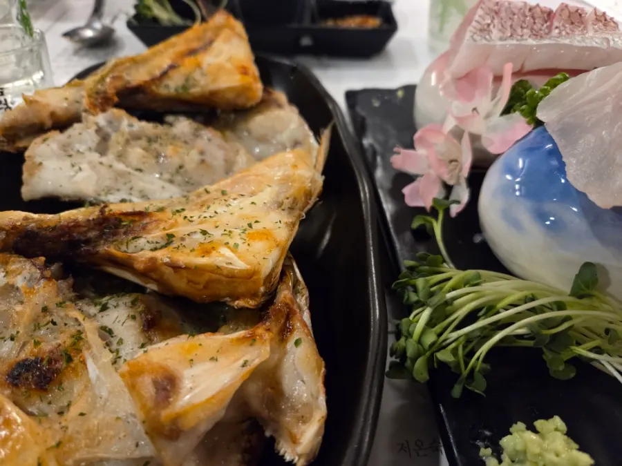 Haeseon grilled red sea bream head dish