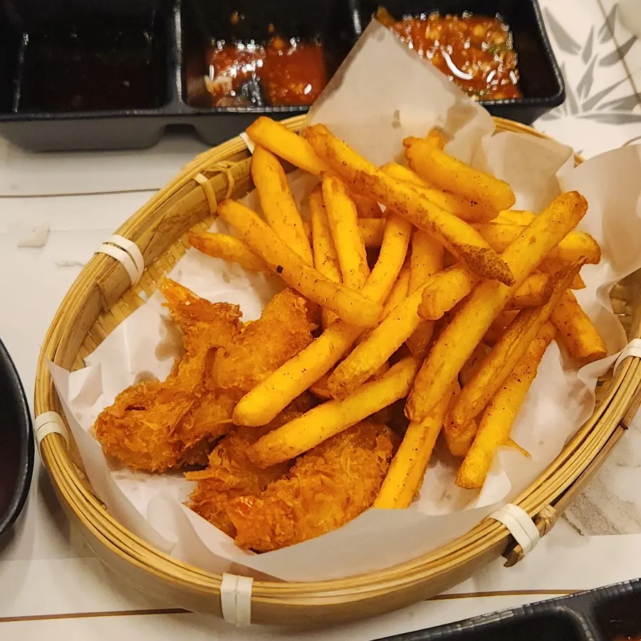 Fried shrimp and french fries