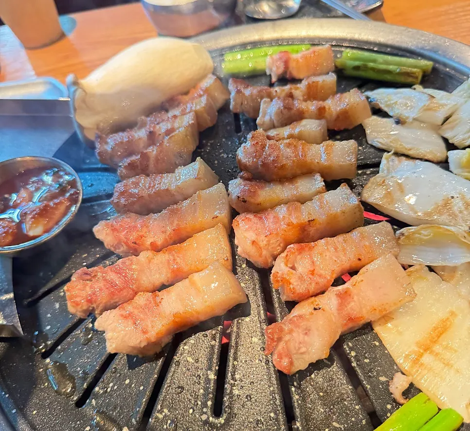 Black pork belly grilling
