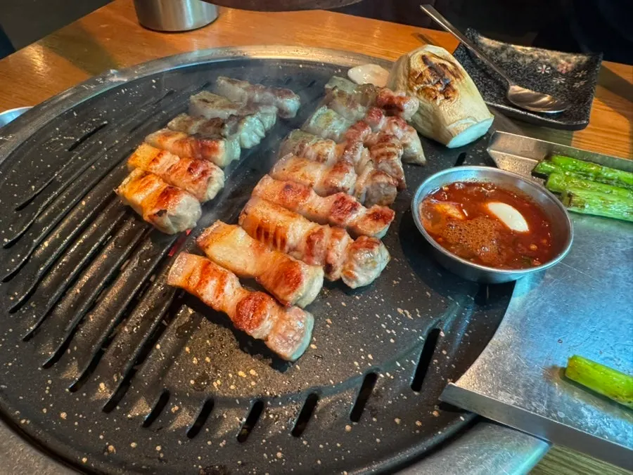 O-gyeopsal enjoyed in different combinations