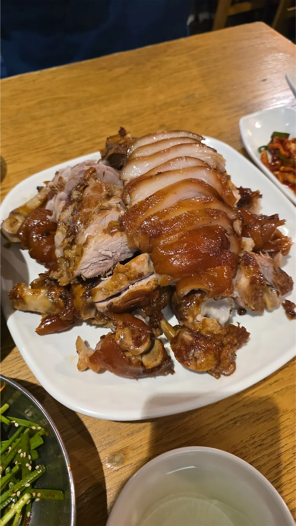 껍질이 쫄깃한 족발 단면